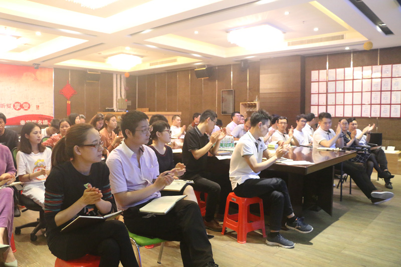 <b>9888拉斯维加斯科技举行2019年第一季度总结暨第二季度启动会议</b>