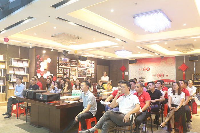 <b>9888拉斯维加斯科技2019年第三季度总结计划会暨激励启动会圆满结束</b>